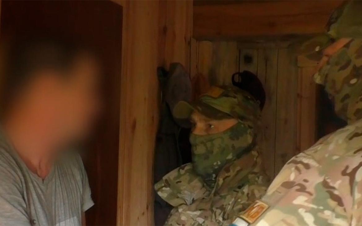 Суд в Коми приговорил гражданина России и Канады к 7 годам за госизмену