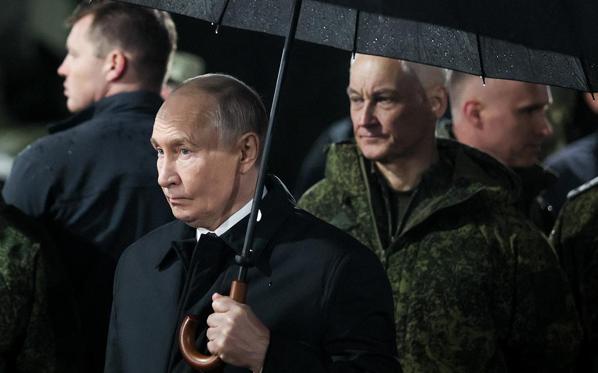 Путин встретился с иностранными военными атташе. Видео