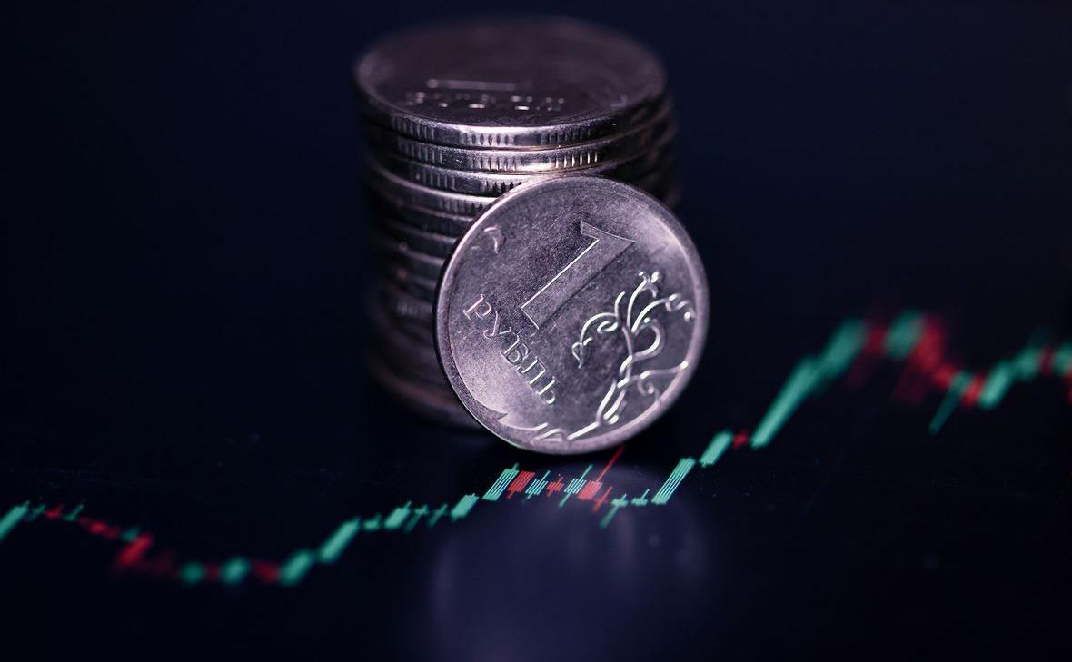 ЦБ опустил курс доллара ниже ₽84 впервые за месяц