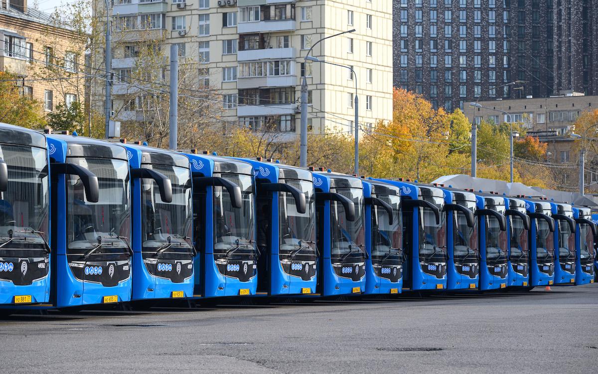 Около четверти электробусов Москвы оснастили российскими батареями