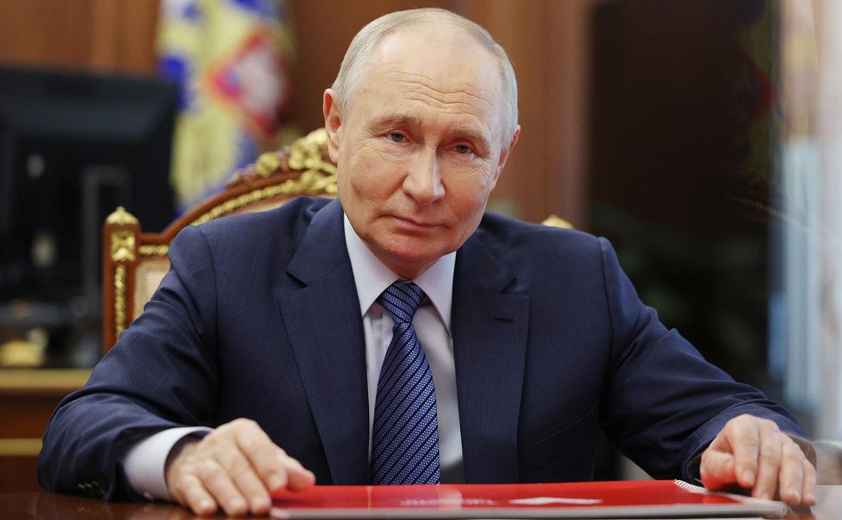 Путин поручил пересмотреть учет выплат при назначении пособий на детей
