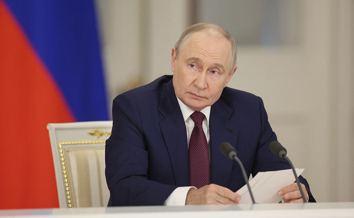 Путин поручил принять программу восстановления поврежденных объектов