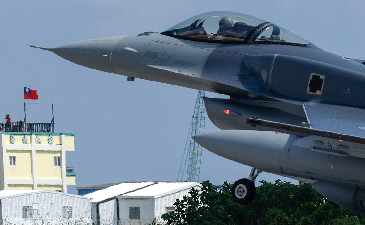 США передали Тайваню первые два F-16V из партии в 66 самолетов