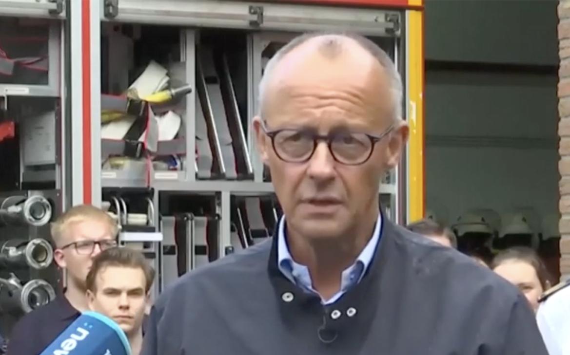 Мерца освистали на первом за месяц появлении на публике. Видео