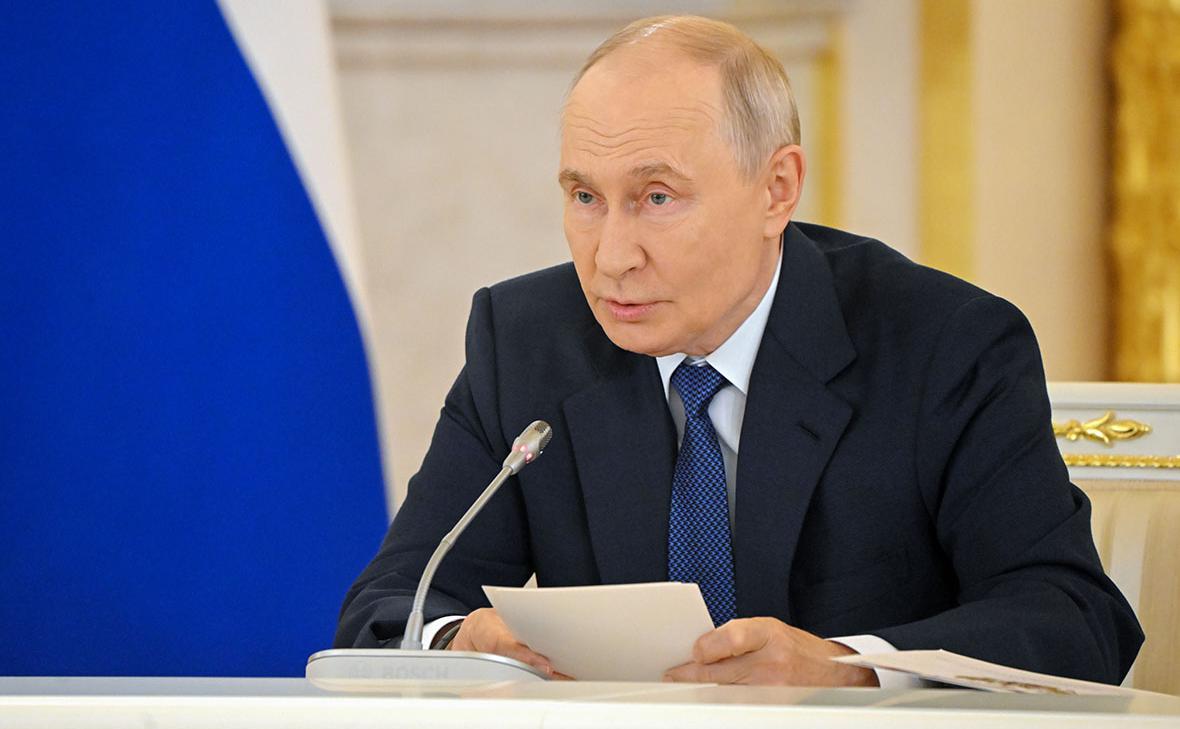 Путин поручил помочь бюджетам регионов на 100 млрд рублей