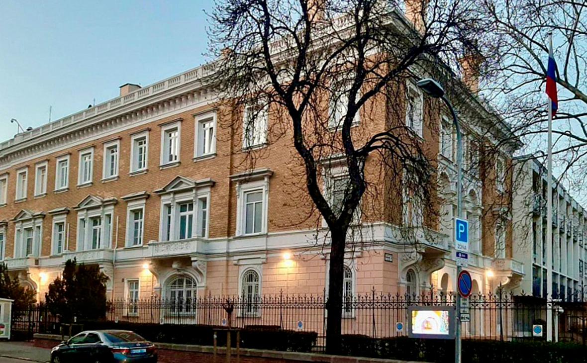 Посольство пообещало жесткий ответ на высылку дипломатов из Венгрии