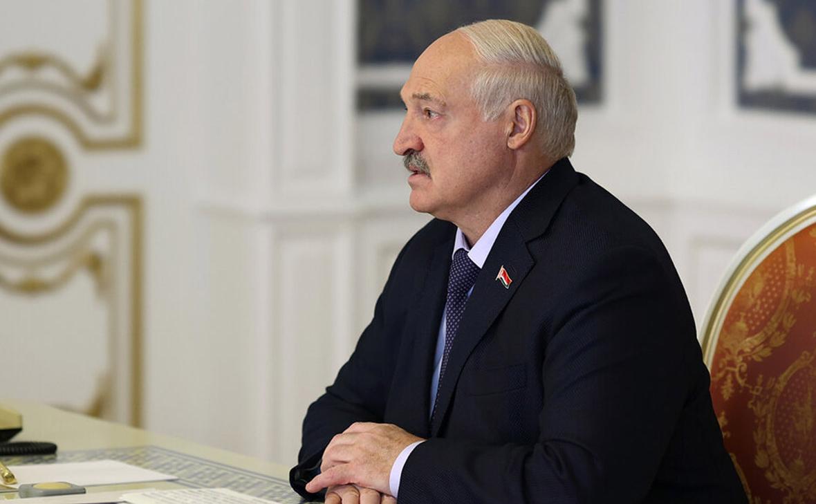 Лукашенко поблагодарил Прибалтику за забор на границе с Белоруссией