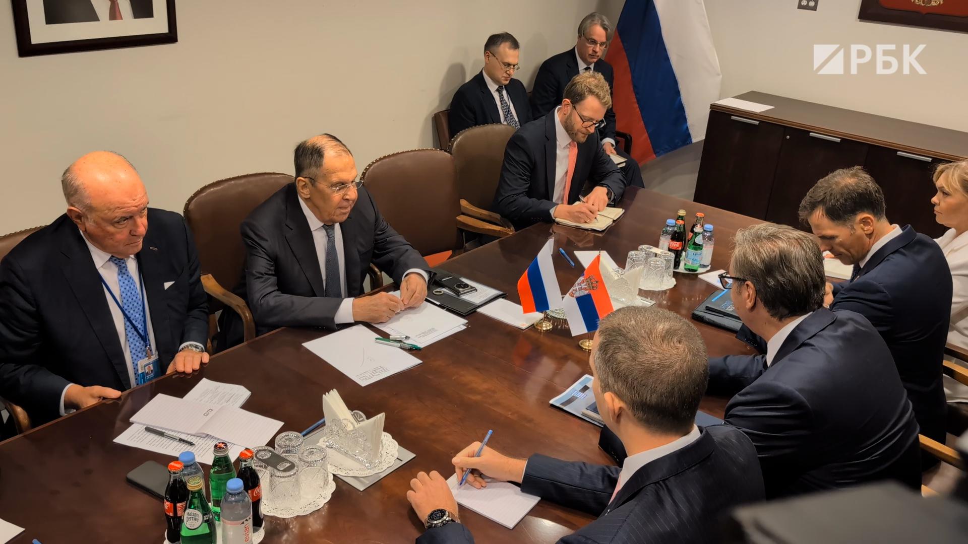 Ларов передал Вучичу теплые пожелания от Путина. Видео