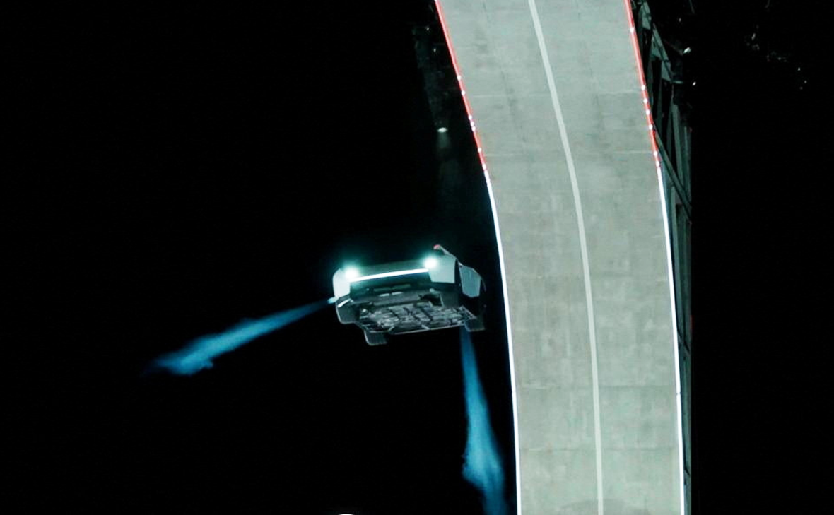 Трамп рассказал, полетит ли он на новой Tesla