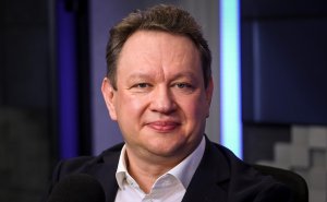 Пьянов оценил вероятность снижения ставки фразой о поведении и подарках