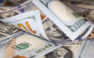 ЦБ оставил официальный курс доллара на 9 октября ниже ₽86