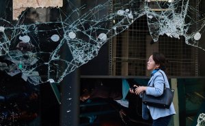 В двух районах в центре Парижа ввели комендантский час