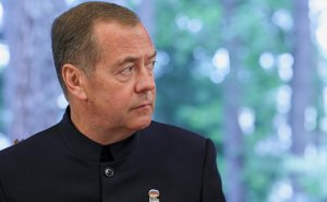 Медведев объяснил обсуждение памятника Мазепе в Киеве