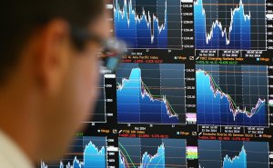 Бизнес в сентябре нарастил покупки валюты до ₽1,5 трлн