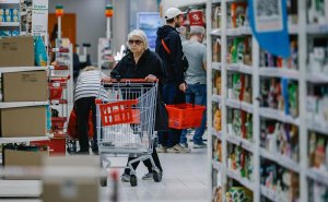 Недельная инфляция ускорилась до 0,96% после индексации тарифов ЖКХ