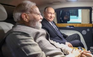 Моди опубликовал фото с Путиным по пути на игры кочевников