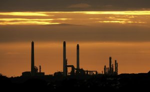 Bloomberg узнал о предупреждении саудитов в адрес ЕС из-за нефти