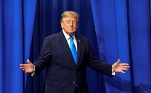 Трамп опубликовал номер сенатора из-за отказа поддержать законопроект