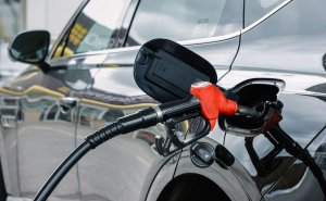 ФАС договорилась с 12 нефтяными компаниями ограничить рост цен на АЗС