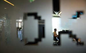 Касперский начал выводить зарубежные «дочки» из Великобритании в Дубай