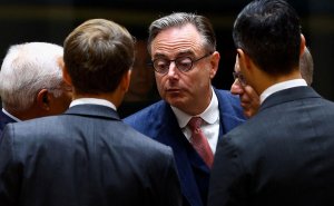 Премьер Бельгии заявил, что «прошелся огнеметом» в споре о активах России