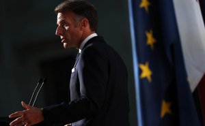 Макрон сравнил жизнь с кино и допустил новый президентский срок