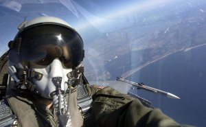 Истребители F-16 перехватили самолет рядом с резиденцией Трампа