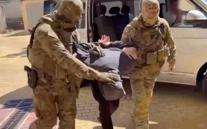 Осужденный на 14 лет россиянин назвал цель перевода солдату ВСУ. Видео