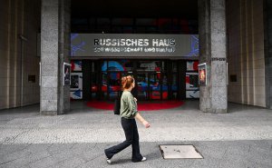 Жена работника Россотрудничества описала подробности отъезда из Германии