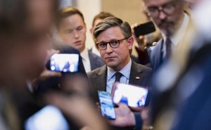 В конгрессе США ответили на предупреждение о захвате интернета «роем ИИ»