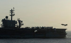 Американский авианосец Abraham Lincoln покинул Ближний Восток