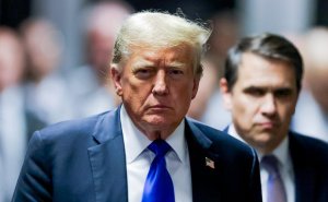 Трамп рискует лишиться иска к Би-би-си. С какими СМИ он судился