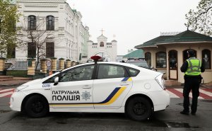 Мужчина с автоматом и гранатами устроил стрельбу в центре Кировограда
