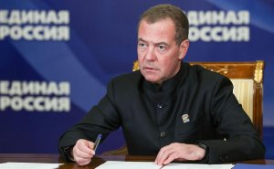Медведев призвал ответить на «адские санкции» языком военного сдерживания