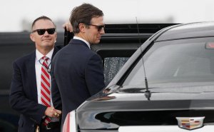Зятя Трампа обвинили в незаконном ведении переговоров