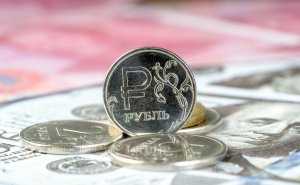 Рост до ₽90 или падение ниже ₽80: что будет с курсом доллара в октябре