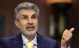 Один из «крестных отцов ИИ» сравнил реакцию властей на ИИ с началом COVID