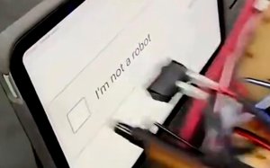 Робот под управлением ИИ успешно прошел тест CAPTCHA. Видео