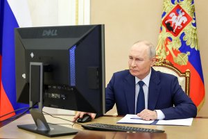 Путин, Медведев, Собянин и патриарх проголосовали на выборах в Думу. Фото