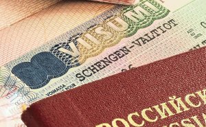 Euractiv узнал, почему ЕК скрыла данные по визам для россиян