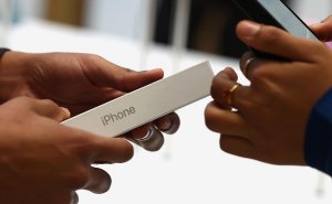 Ряд продавцов электроники начали фиксировать рост цен на старые iPhone