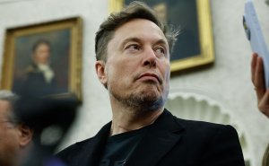 Маск объяснил ограничение работы Starlink на Украине