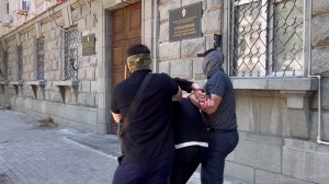 Жителя Севастополя задержали за передачу данных о военных Украине
