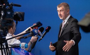 Премьер Чехии призвал финансировать восстановление Украины, «а не войну»