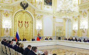 Путин попросил четырех чиновников остаться после заседания