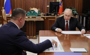Путин поручил заняться подготовкой мигрантов к жизни и работе в России