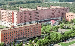 Хинштейн сообщил о трех раненых после удара по Курской области