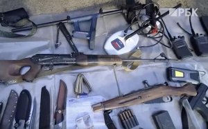 ФСБ показала кадры задержания нелегальных «оружейников». Видео