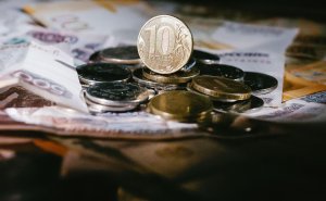 ЦБ оставил курс доллара на 30 сентября выше ₽84