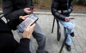 Politico узнал о планах ЕС ограничить доступ к соцсетям детям до 15 лет